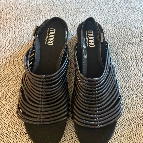 Munro Celia slingback sandals in black leather size 9.5 NEW - Picture 2 of 8